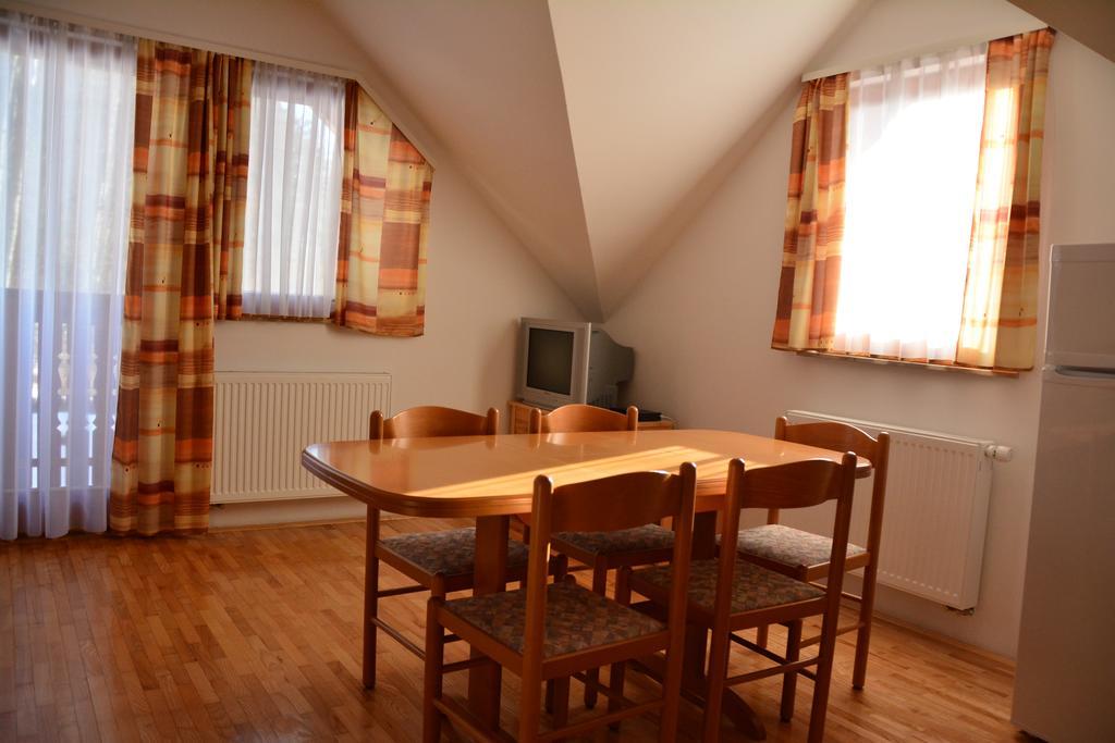 Apartments Gatej Cerkno Buitenkant foto