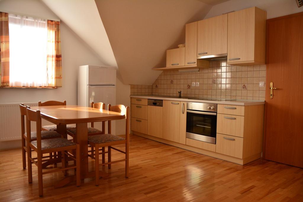Apartments Gatej Cerkno Buitenkant foto