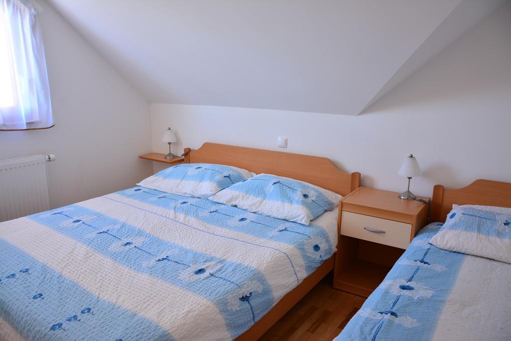 Apartments Gatej Cerkno Buitenkant foto