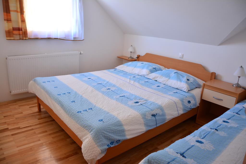 Apartments Gatej Cerkno Buitenkant foto