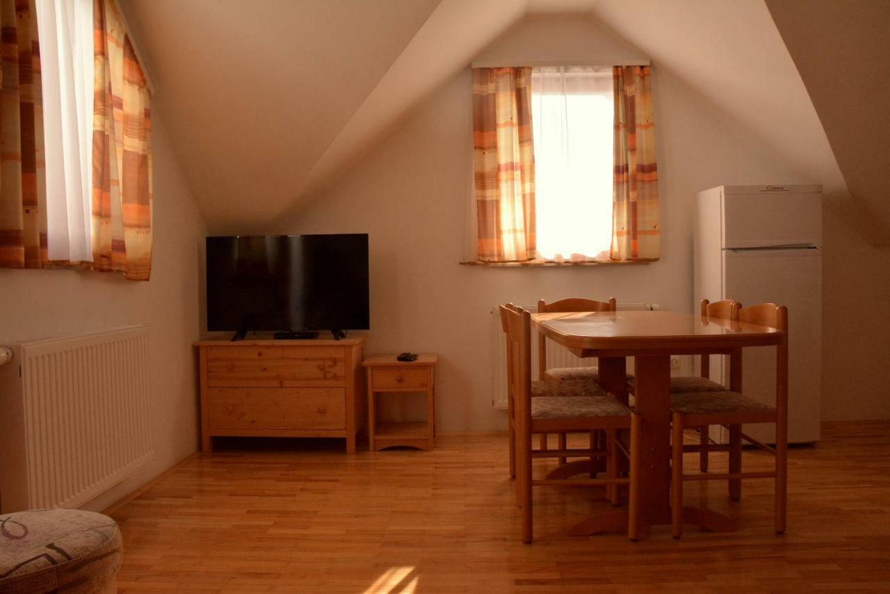 Apartments Gatej Cerkno Buitenkant foto